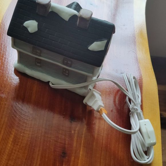 Watkins Village House light up figurine - Picture 3 of 4